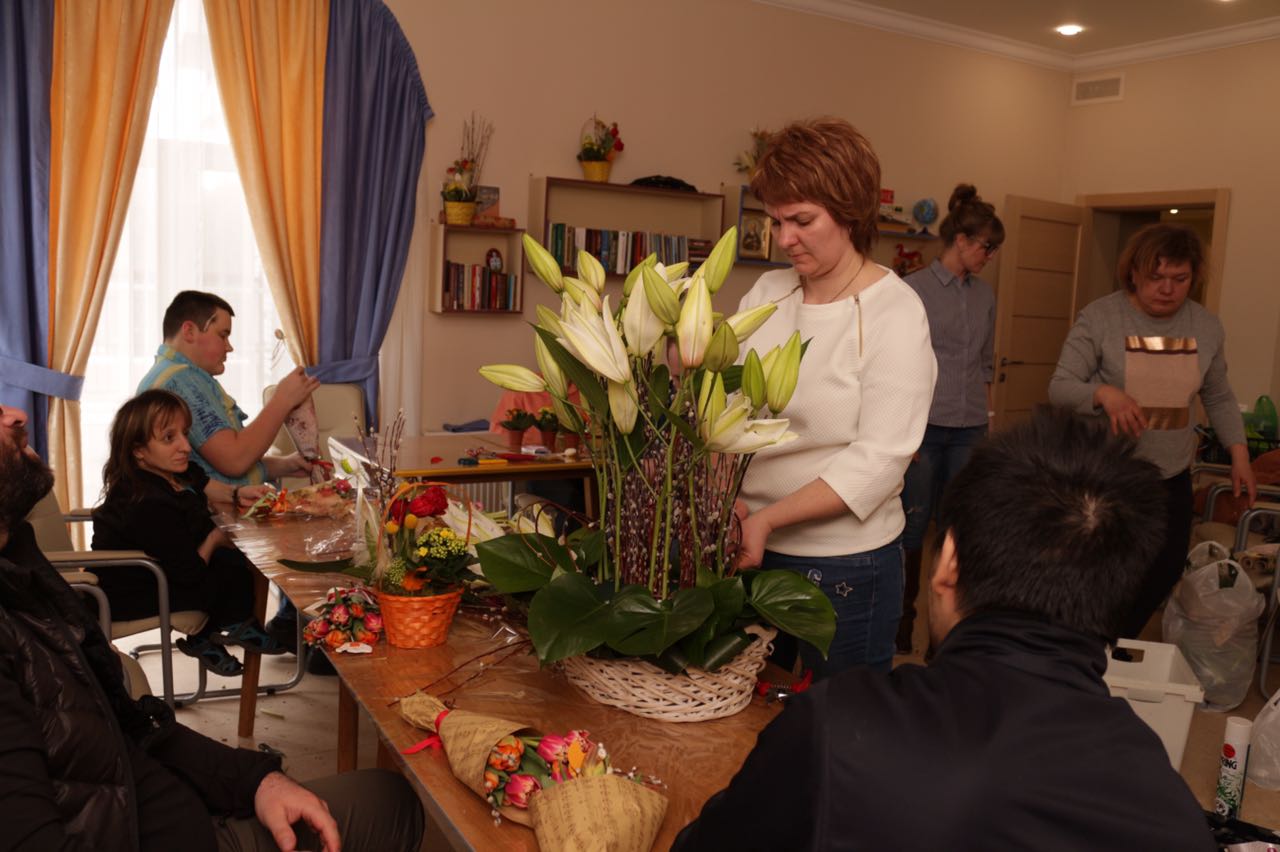 Мастер-класс по пасхальной флористике в доме инвалидов "Надежда" в Коломне! Радость без границ!